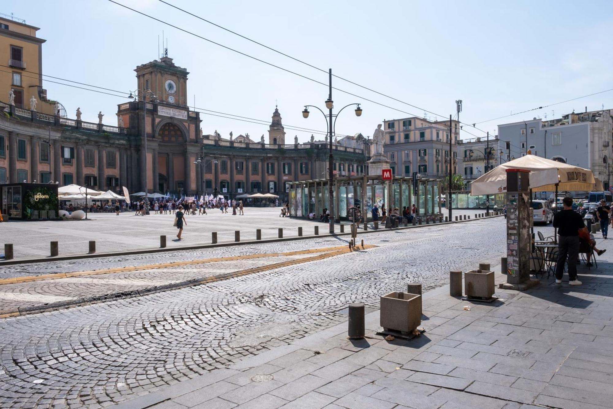 Апартаменты Colibri A Piazza Dante Неаполь Экстерьер фото